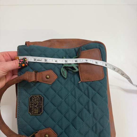 Bioworld Newt Scamander Handbag - Picture 12 of 12